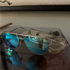 QUAY Stylish Blue Aviator Sunglasses